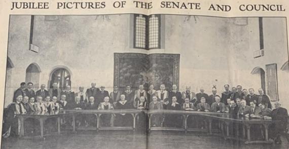 Jubilee photograph of the University Senate in the Tate Hall, Victoria Building.