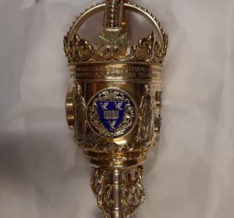The Mace crown with the University of Liverpool shield   