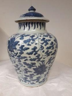 Ming porcelain jar, c.1600
