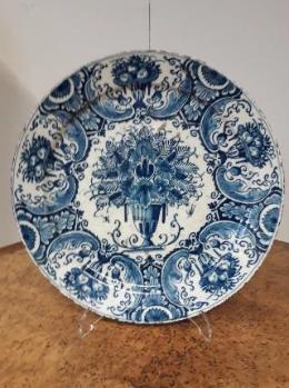 Delftware plate, c.1700